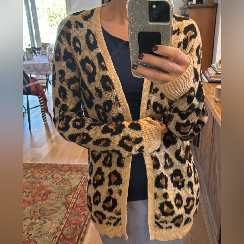 Leopard cardigan medium